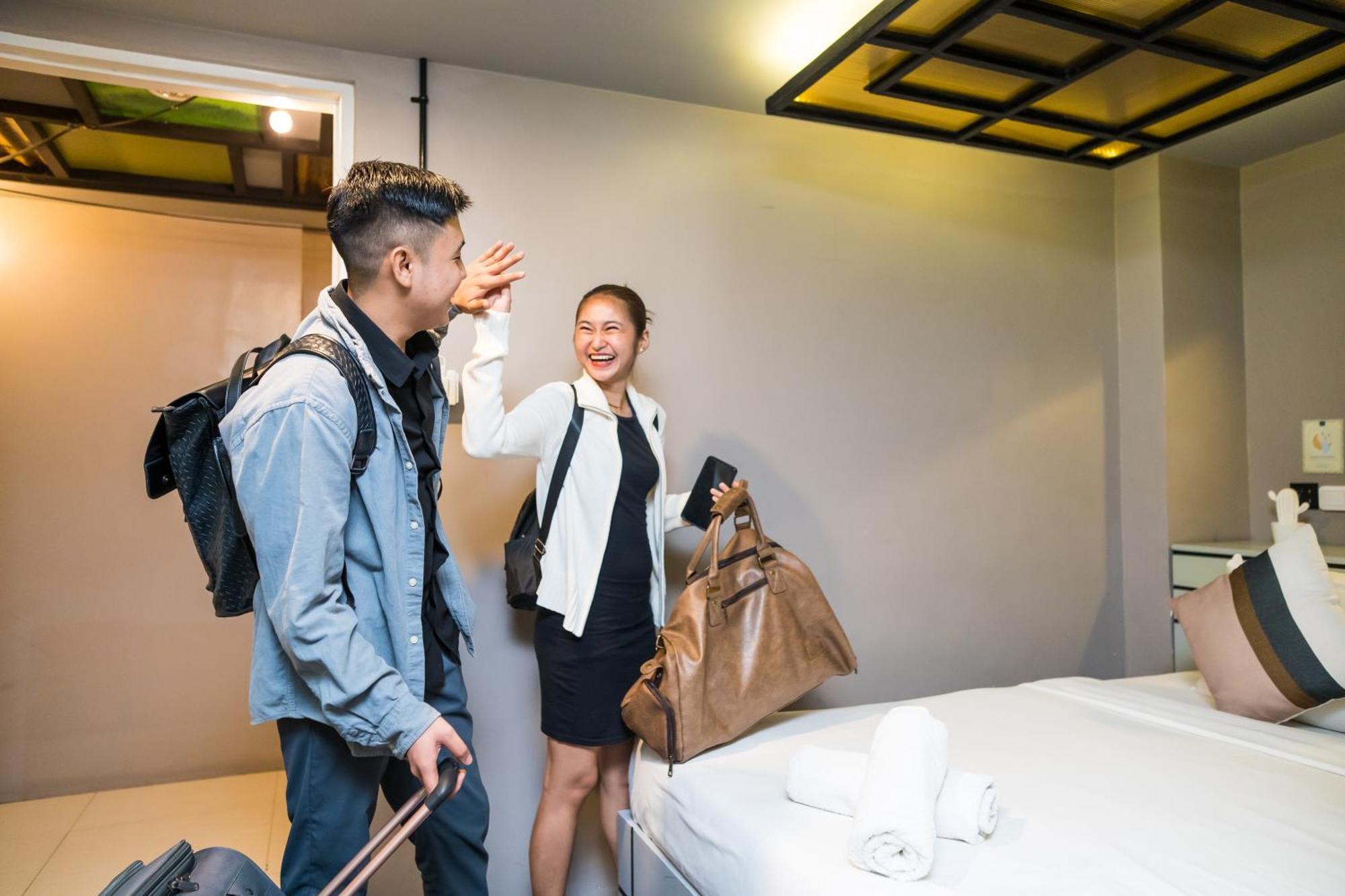 ซูล่า เรสซิเดนซ์ Hostel Makati City ภายนอก รูปภาพ